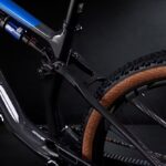 Bicicleta de montaña RACE 940 S LTD con suspensión total y cuadro de carbono XC, color azul – Image 11
