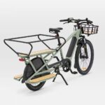 Bicicleta eléctrica de carga trasera R500E, color verde claro y con cola larga – Image 23
